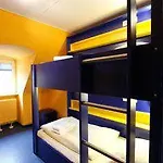 廉价世博旅馆 *